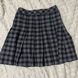 Navy pleated plaid mini skirt